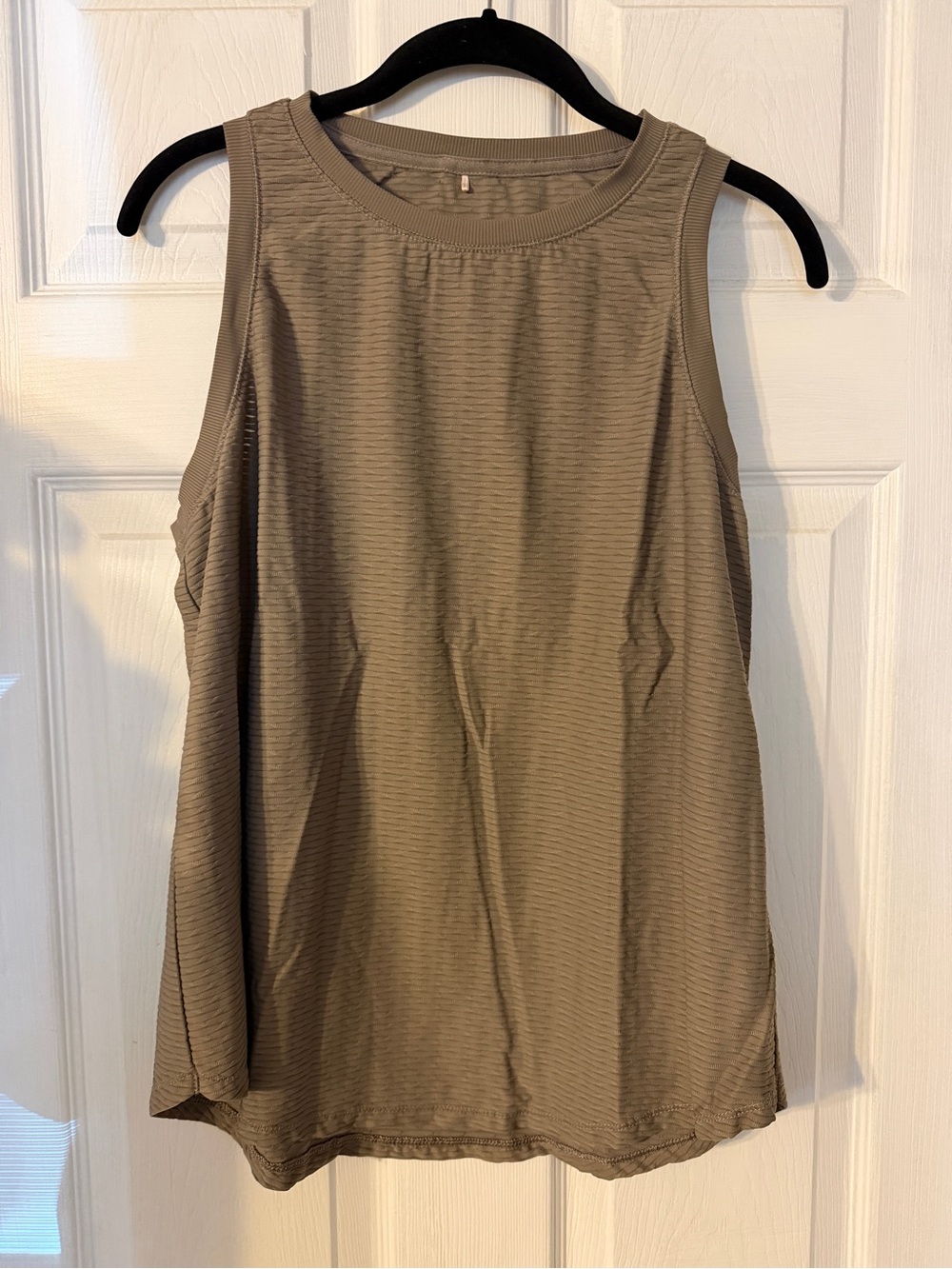 CALIA by Carrie Underwood Cream/Tan Colored Ribbed Workout Tank